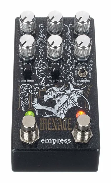 Empress Effects Heavy Menace, footswitch in primo piano