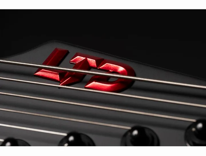 ESP LTD Phoenix 7B Black Metal II, ponte e meccaniche di intonazione