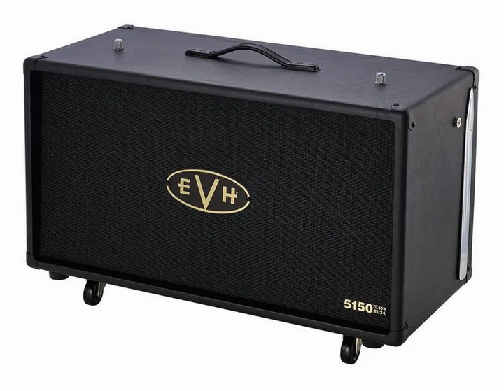 Evh 5150 III EL34 2x12 ST Cab BK inquadrato di fronte su sfondo neutro