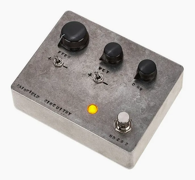 Fairfield Circuitry Hors d'Oeuvre Act. Feedb. Loop fotografato frontalmente