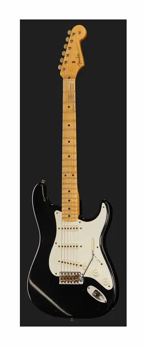Fender 56 Strat BLK Journeyman Relic fotografato frontalmente
