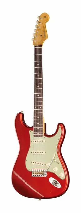 Fender 60 Strat CAR Journeyman Relic inquadrato di fronte su sfondo neutro