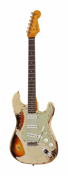 Fender 61 Strat SHR Aged V White 3TSB in primo piano frontale