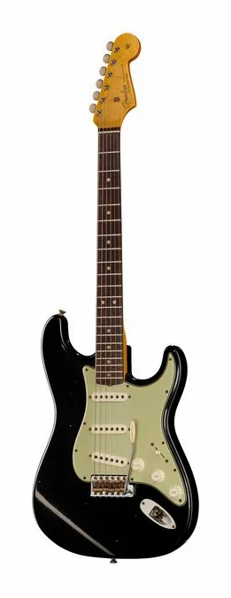 Fender 63 Strat BLK Journeyman Relic fotografato frontalmente
