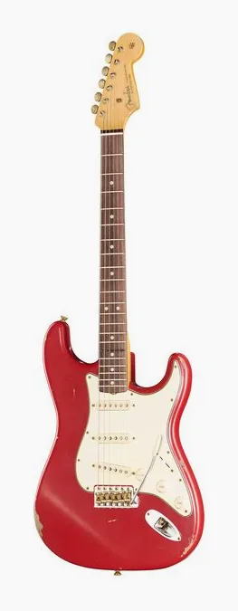 Fender 63 Strat Relic DAR MBDB inquadrato di fronte su sfondo neutro