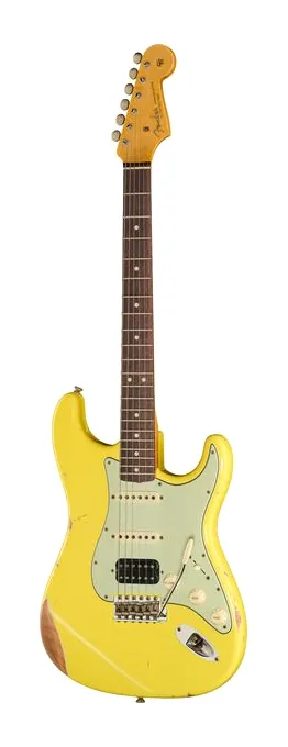 Fender 63 Strat Relic GYW HSS in primo piano frontale