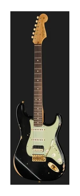 Fender 63 Strat RW Black Relic HSS, curve del body viste dall'alto