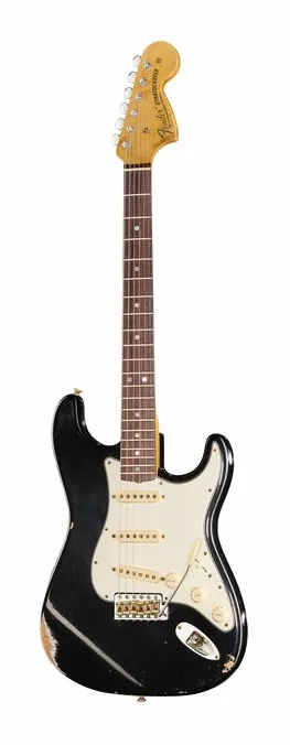Fender 69 Strat BLK Relic fotografato frontalmente