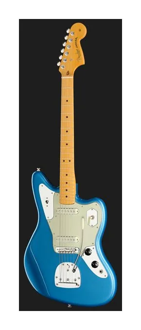 Fender Am Pro Clsc Jaguar MN FLPB, curve del body viste dall'alto