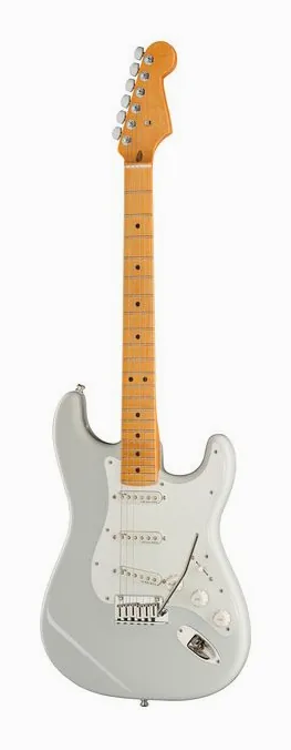Fender Am Ultra II Strat MN AVL inquadrato di fronte su sfondo neutro