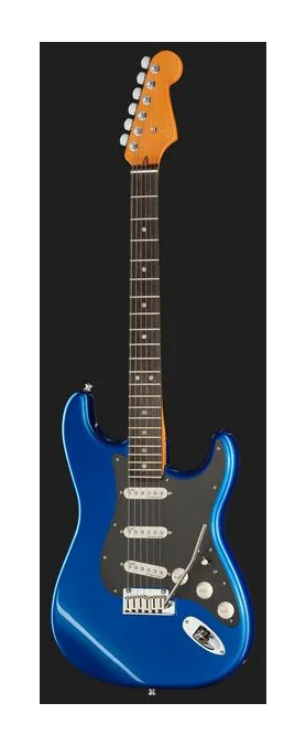 Fender Am Ultra II Strat EB NBL, pickup e manopole dei controlli