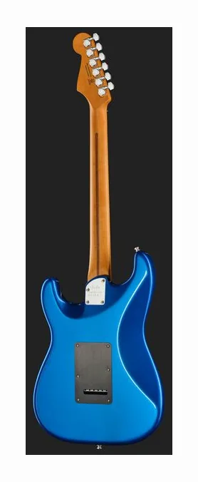 Fender Am Ultra II Strat HSS EB NBL, corpo e verniciatura in primo piano