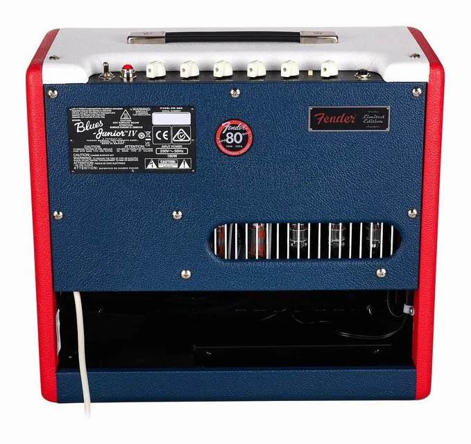 Fender Blues Junior Colour Trio, retro con le prese di collegamento