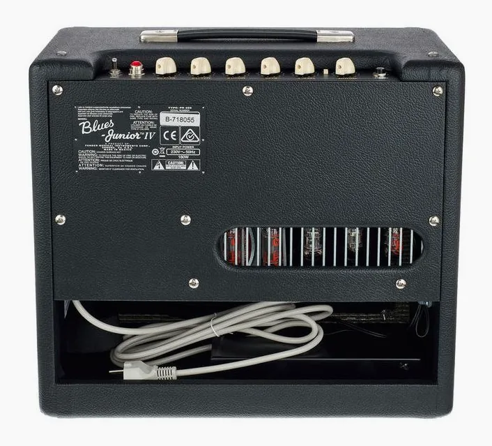 Fender Blues Junior IV, vista dall'alto della testata