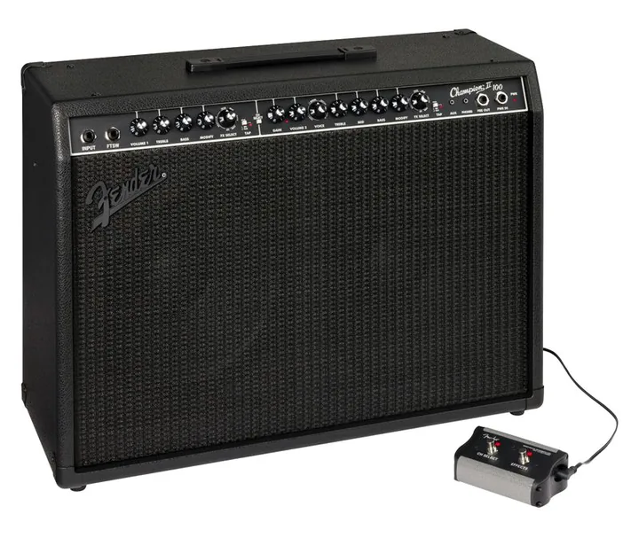 Fender Champion II 100 Blackout fotografato frontalmente