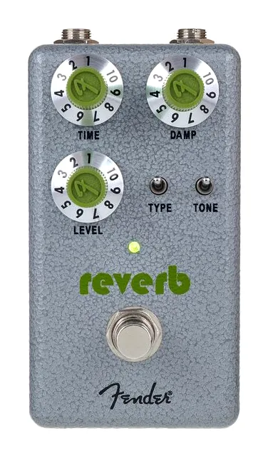 Fender Hammertone Reverb, footswitch in primo piano