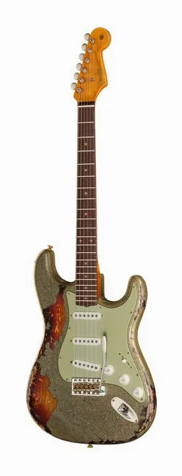 Fender LTD 61 Strat SHR GSo3CSB inquadrato di fronte su sfondo neutro
