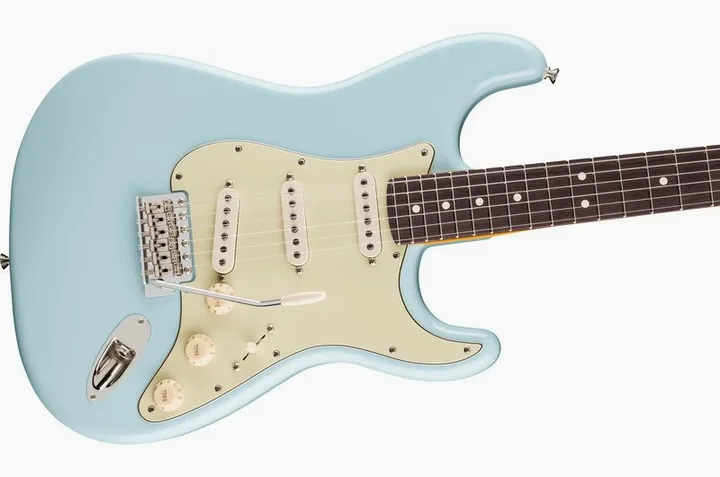 Fender LTD Pro Clsc Silent Strat DNB, curve del body viste dall'alto
