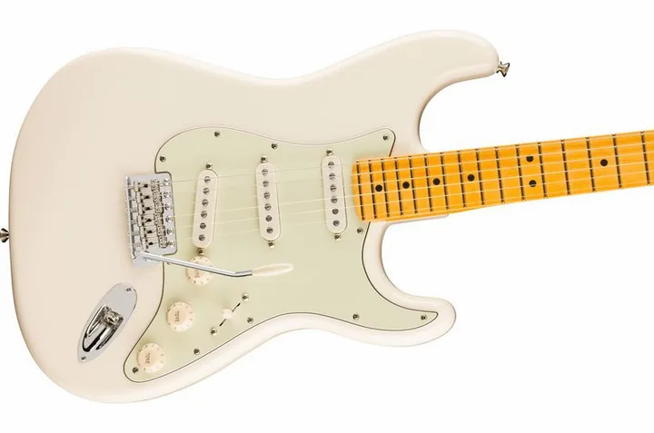 Fender LTD Pro Clsc Silent Strat OWT, pickup e manopole dei controlli