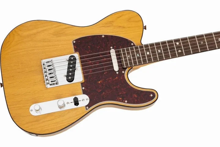 Fender MIJ Active Modern Tele RW VNT, curve del body viste dall'alto