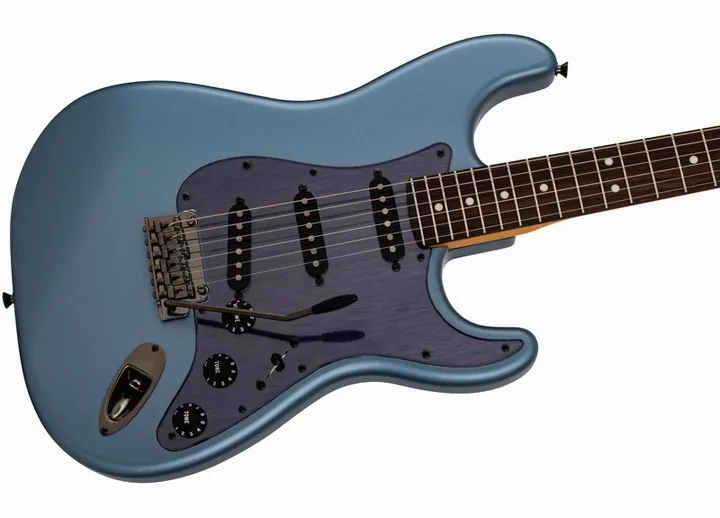 Fender MIJ Hybrid II Strat RW MAB, manico e tastiera visti di lato
