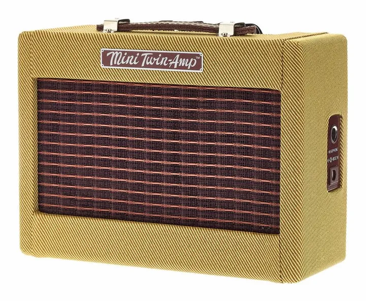 Fender Mini '57 Twin Amp in primo piano frontale