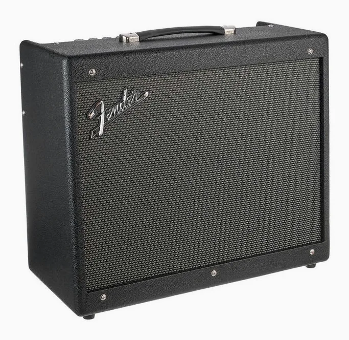 Fender Mustang GTX100, vista laterale del cabinet