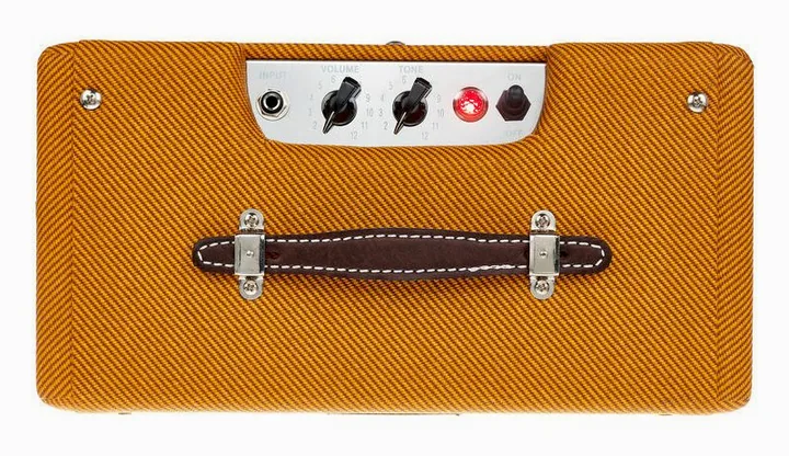 Fender Pro Junior IV, pannello dei controlli in primo piano