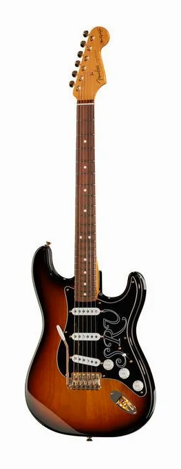 Fender Stevie Ray Vaughan fotografato frontalmente