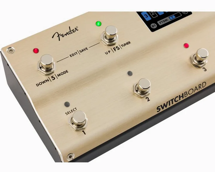 Fender Switchboard Effects Operator, footswitch in primo piano
