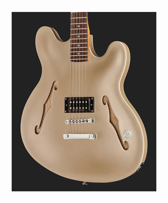 Fender Tom Delonge Starcaster SLG RF, curve del body viste dall'alto