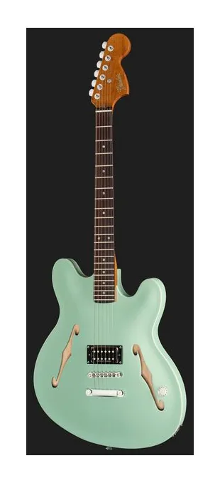 Fender Tom Delonge Starcaster SFG RF, corpo e verniciatura in primo piano