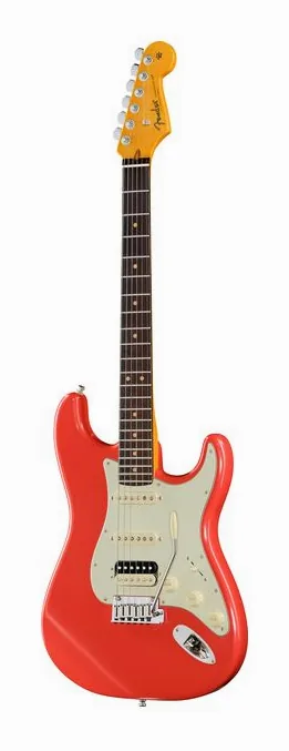 Fender Ultra Luxe 60s Strat HSS FRD inquadrato di fronte su sfondo neutro