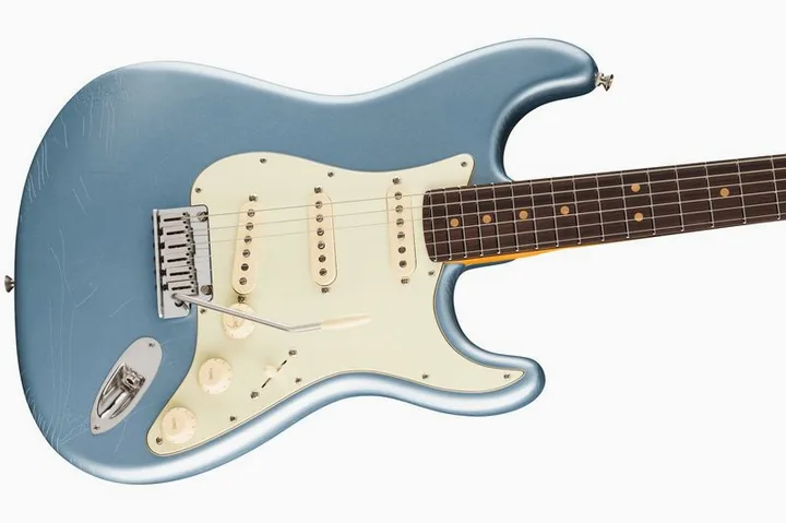 Fender Ultra Luxe 60s Strat RW IBM, curve del body viste dall'alto