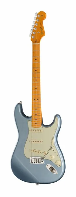Fender Ultra Luxe 60s Strat MN IBM inquadrato di fronte su sfondo neutro