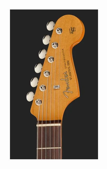Fender Vintera III E 60s Strat BLK, pickup e manopole dei controlli