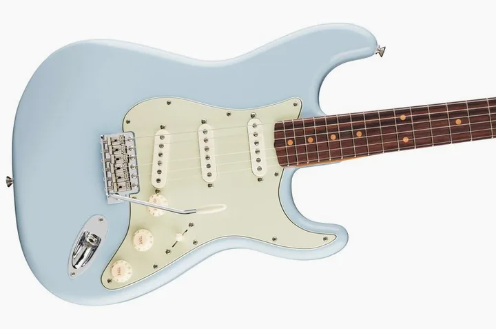 Fender Vintera III E 60s Strat SNB, manico e tastiera visti di lato