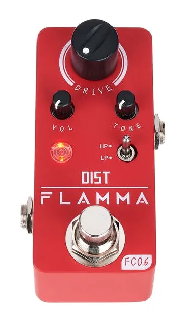 Flamma FC06 Distortion, footswitch in primo piano