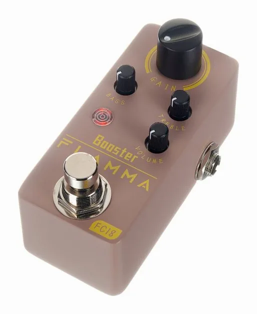 Flamma FC18 Clean Boost in primo piano frontale