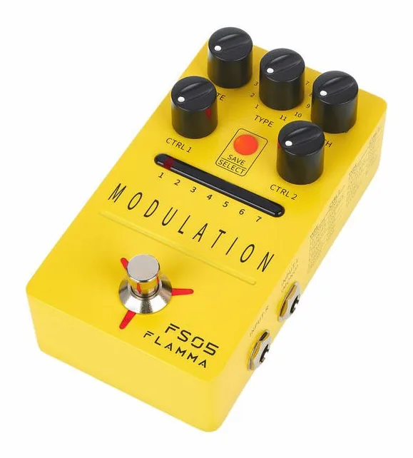 Flamma FS05 Multi Modulation, footswitch in primo piano