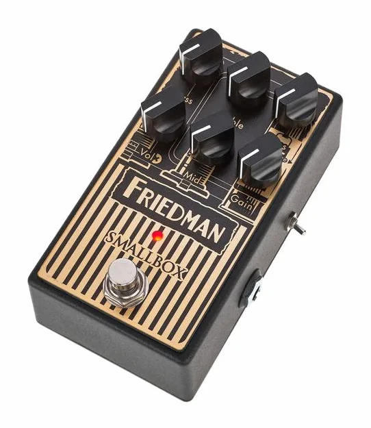 Friedman Small Box Overdrive, footswitch in primo piano
