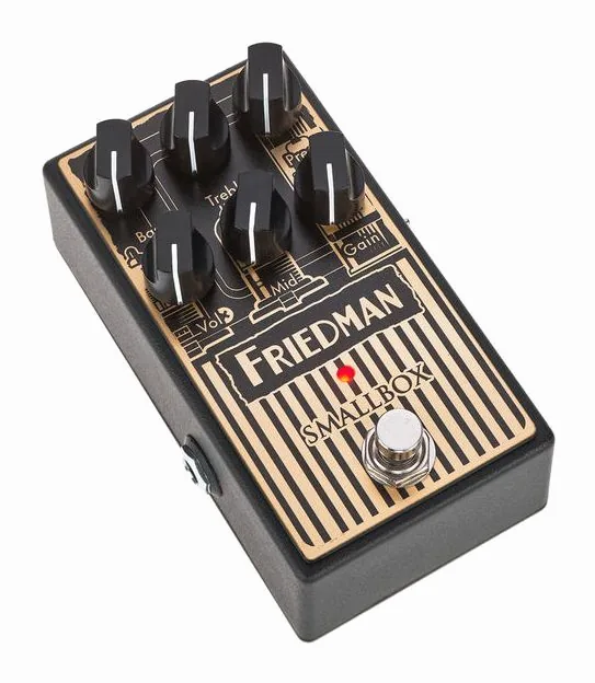 Friedman Small Box Overdrive, footswitch in primo piano