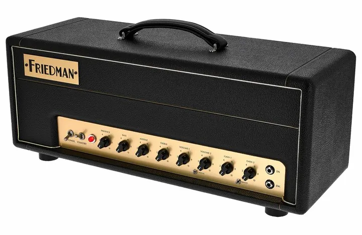 Friedman Small Box inquadrato di fronte su sfondo neutro