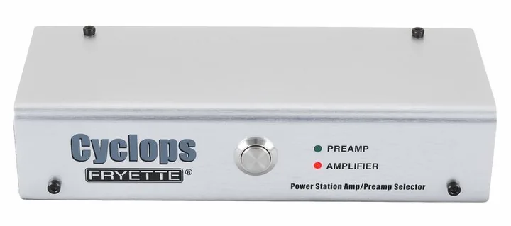 Fryette Cyclops Power Station A/B Sw., footswitch in primo piano