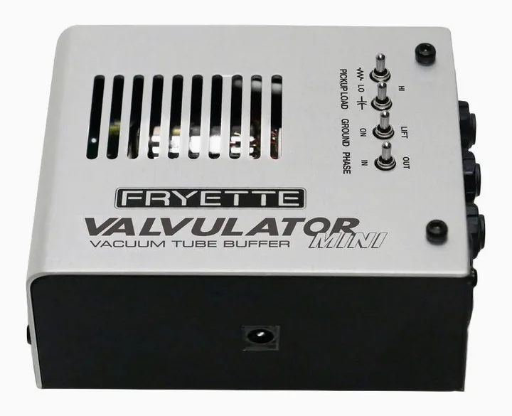 Fryette Valvulator Mini Buffer inquadrato di fronte su sfondo neutro