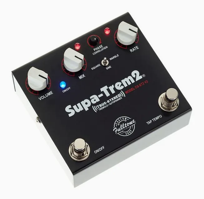Fulltone CS Supa-Trem2 V2 Tremolo, footswitch in primo piano