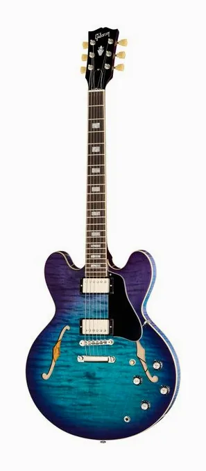 Gibson ES-335 Figured BBB fotografato frontalmente
