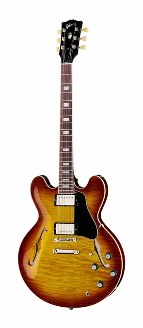 Gibson ES-335 Figured Iced Tea inquadrato di fronte su sfondo neutro