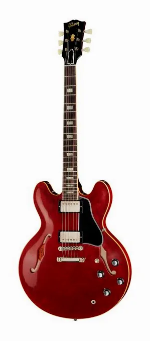 Gibson 1964 ES-335 Reissue 60s CH ULA in primo piano frontale