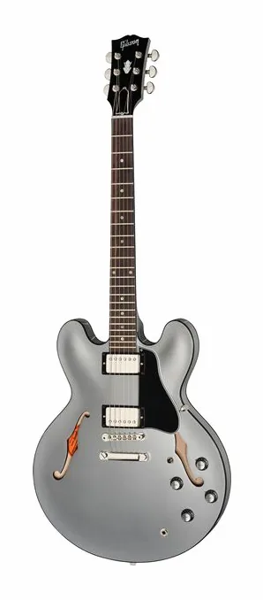 Gibson 1964 ES-335 Aspen White VOS in primo piano frontale